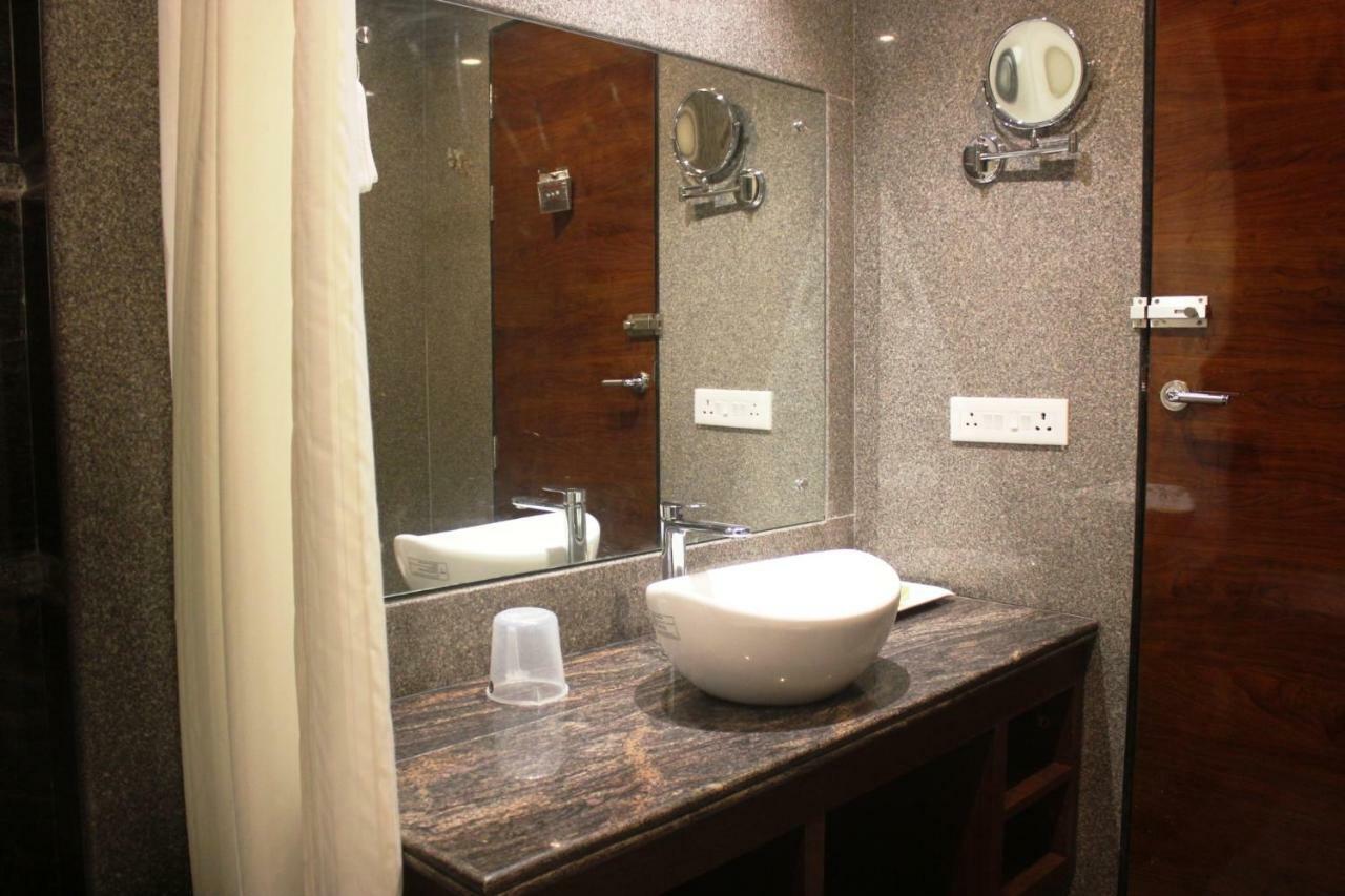 سيليجوري Hotel Simla المظهر الخارجي الصورة